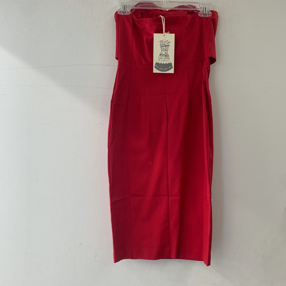 RED DRESS - Picture 2 of 2